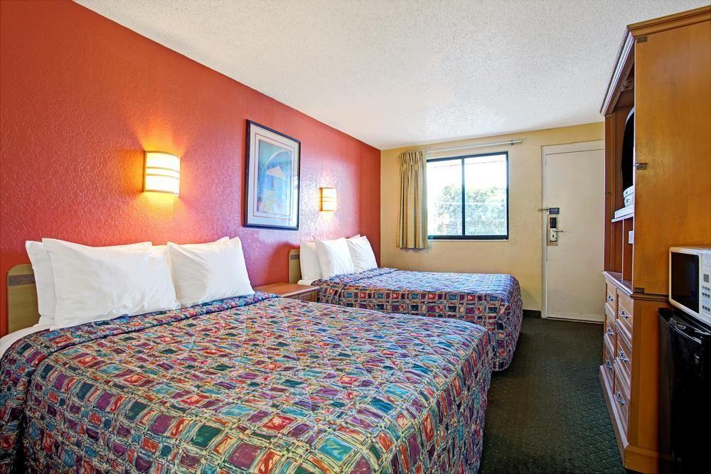 Rodeway Inn Fairgrounds-Casino Tampa Extérieur photo