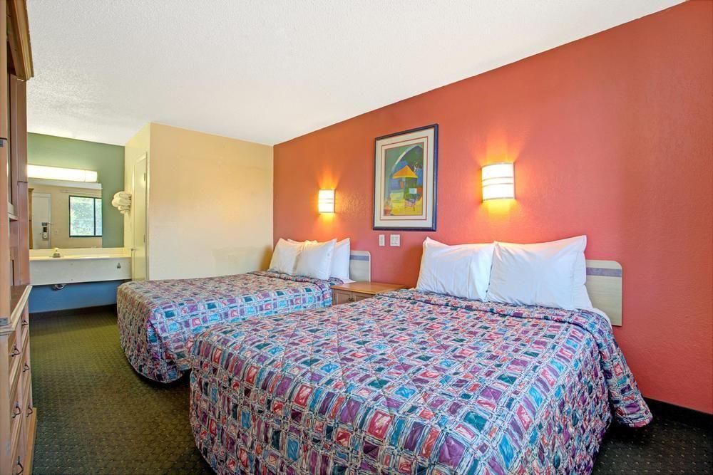 Rodeway Inn Fairgrounds-Casino Tampa Extérieur photo