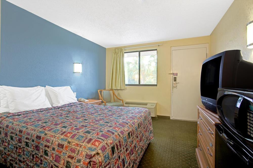 Rodeway Inn Fairgrounds-Casino Tampa Extérieur photo