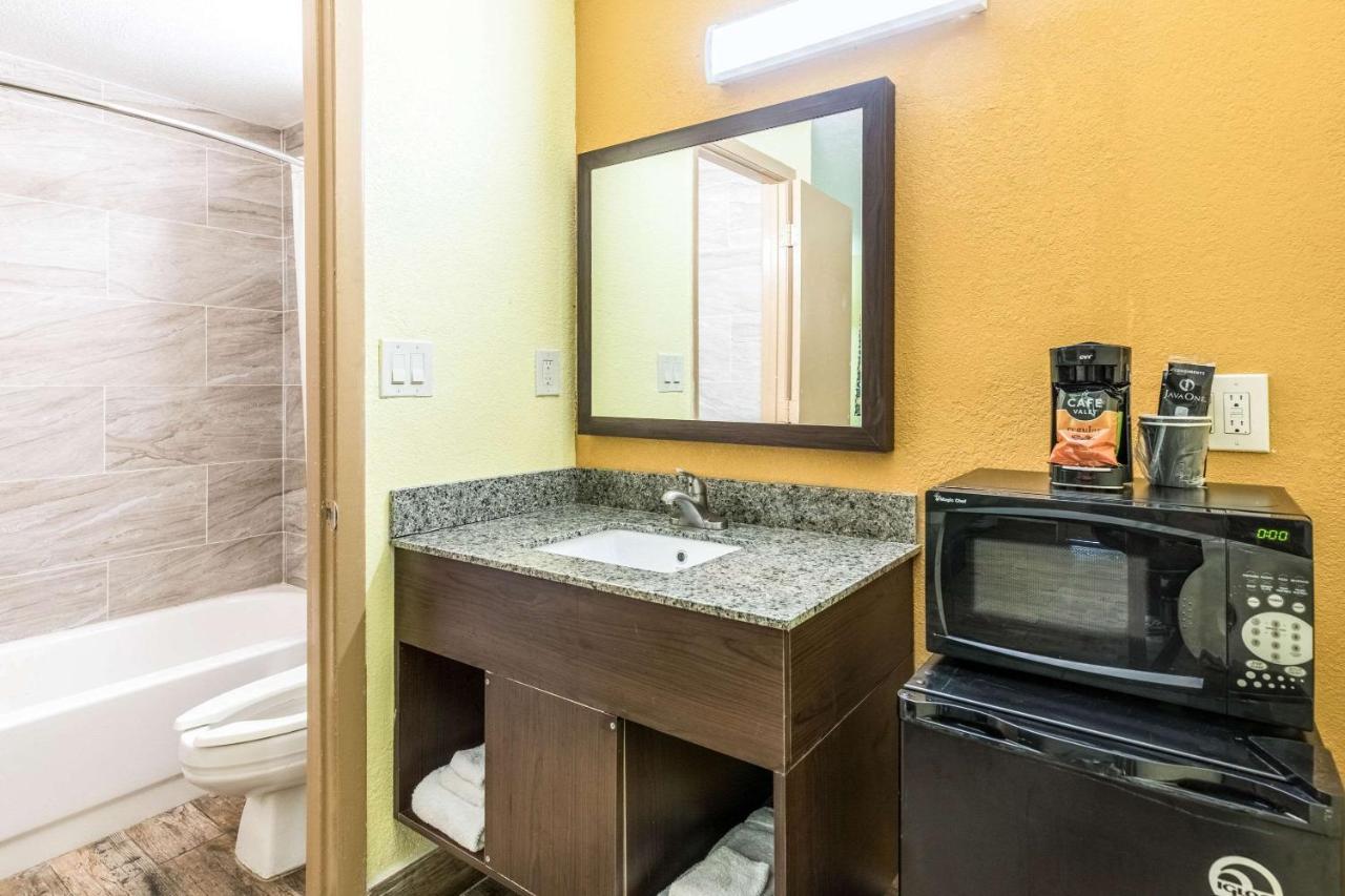 Rodeway Inn Fairgrounds-Casino Tampa Extérieur photo